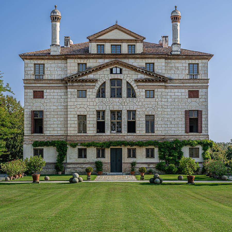 Die am Garten liegende Rückseite zählt zu den gelungensten Entwürfen von Palladio.
